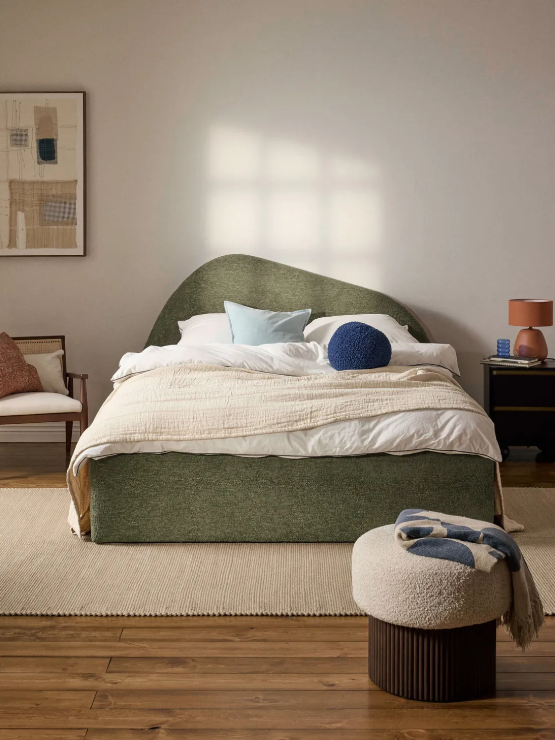 Cama tapizada en tejido bouclé Gary