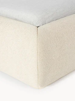 Cama tapizada redondeada en tejido bouclé Alba