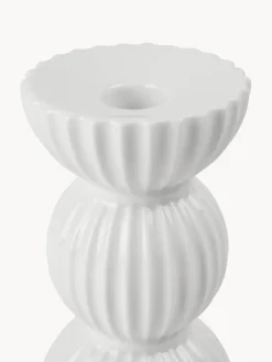 Candelabro de porcelana con relieves Tura
