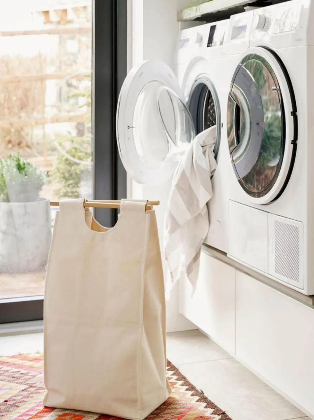 Cesto para la ropa Black Raven para colgar