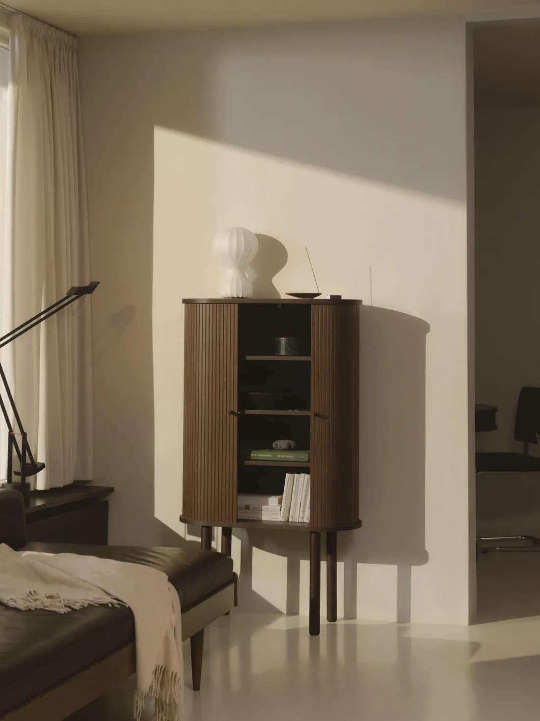 Chiffonnier con frente acanalado Calary