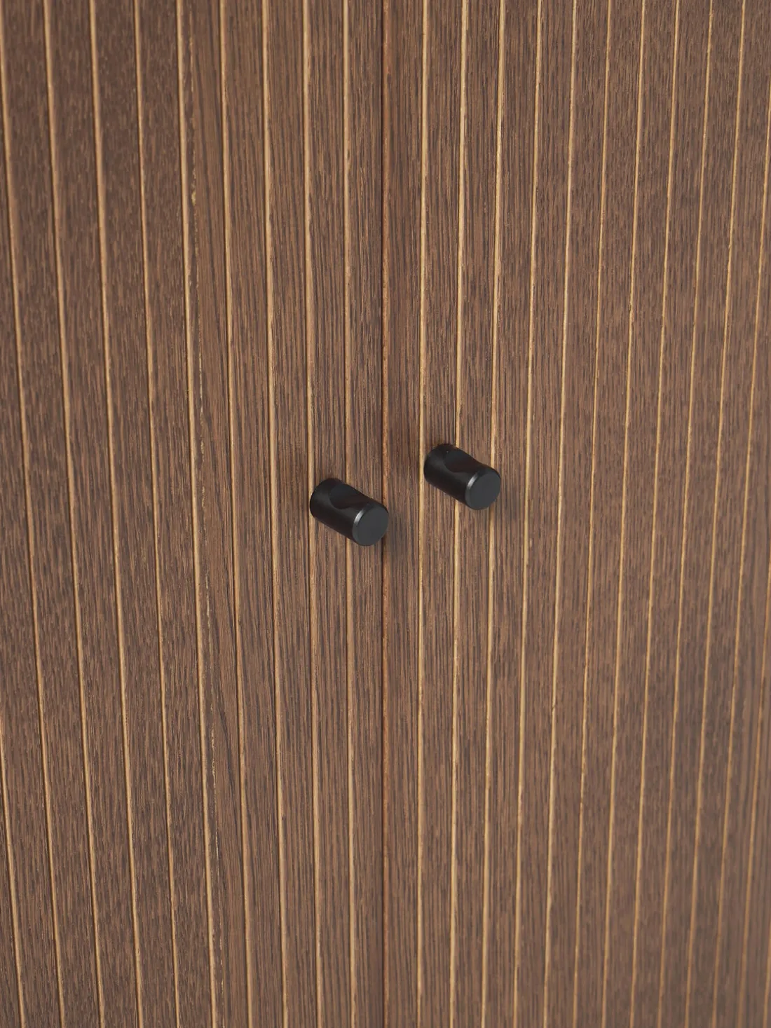 Chiffonnier con frente acanalado Calary