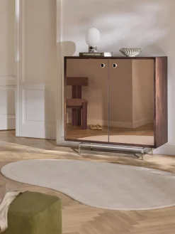 Chiffonnier con puertas de cristal Scarlett