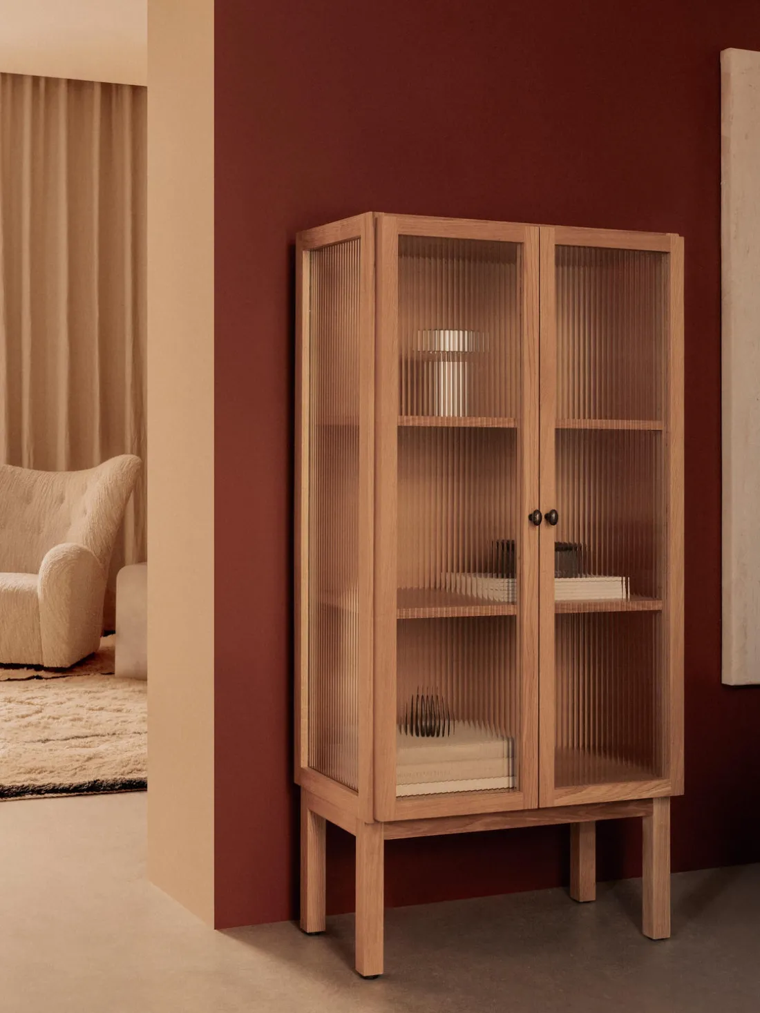 Chiffonnier de madera de roble Curiosity