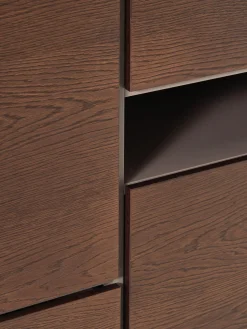 Chiffonnier de madera Larsen