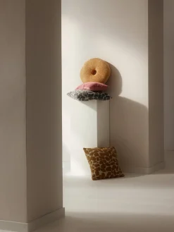 Cojín en forma de donut en tejido bouclé Jack