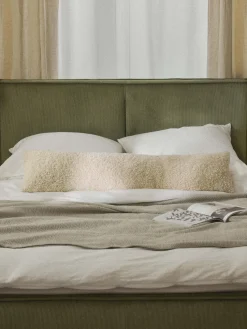 Cojín grande de borreguillo Dotty