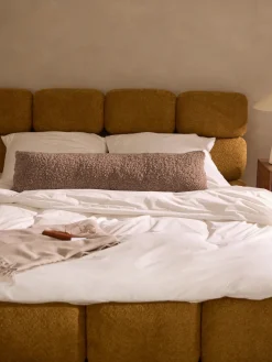 Cojín grande de borreguillo Dotty