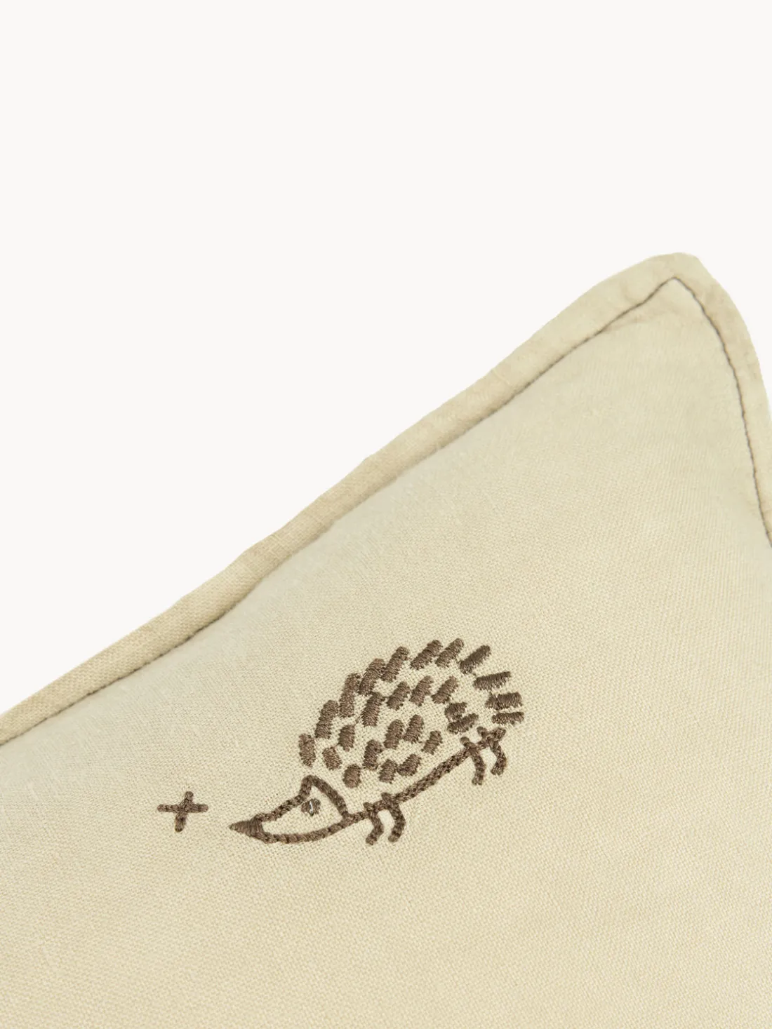 Cojín infantil de lino bordado L1N0