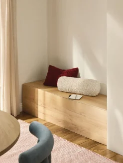 Cojín rulo de borreguillo Dotty