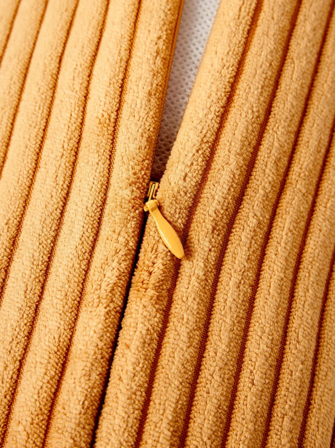 Cojín rulo de pana Kylen