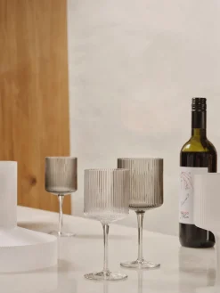 Copas de vino blanco sopladas con relieve Ripple, 2 uds.