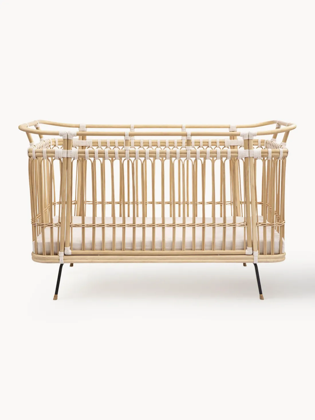 Cuna artesanal de ratán Paul