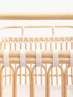 Cuna artesanal de ratán Paul