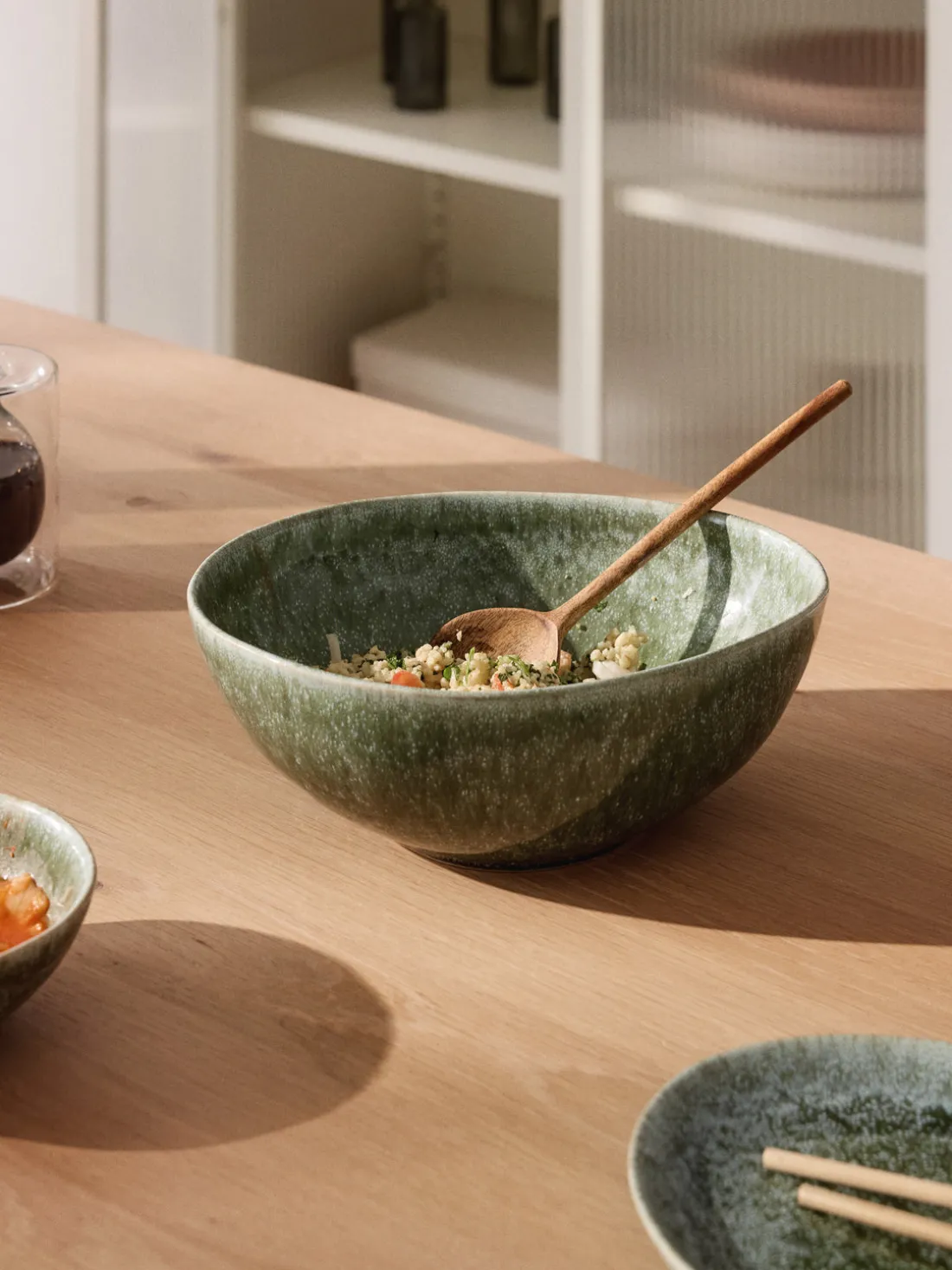 Ensaladera artesanal con forma orgánica Macey