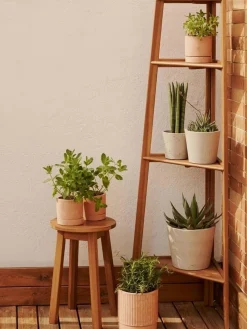 Escalera para macetas de madera Victora