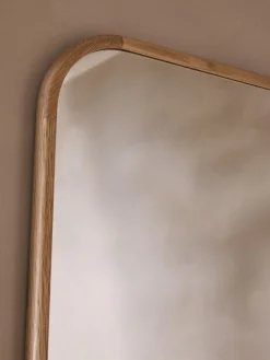 Espejo de pared de madera de roble Levan