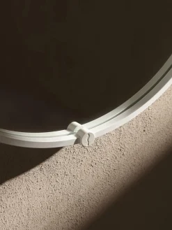 Espejo de pared ovalado con iluminación LED Avior