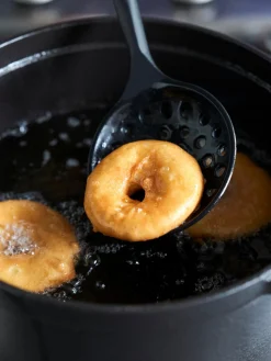 Espumadera con madera de acacia Cook