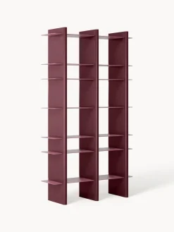 Estantería alta con elementos de metal Rami