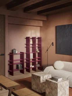 Estantería alta con elementos de metal Rami