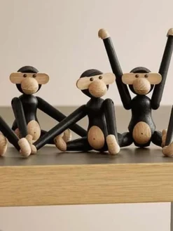 Figura decorativa de madera de roble Monkey