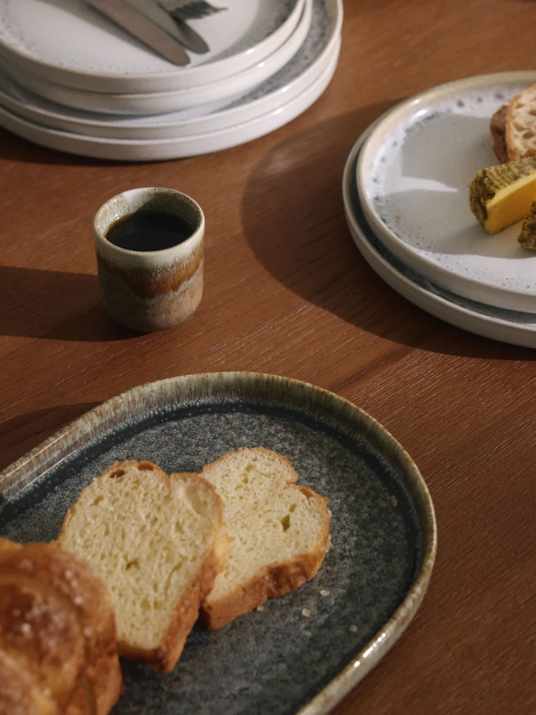 Fuente artesanal con esmalte reactivo Danza