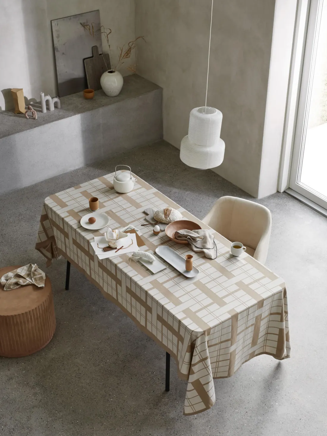 Fuente artesanal de gres Nordic Sand, 35 cm