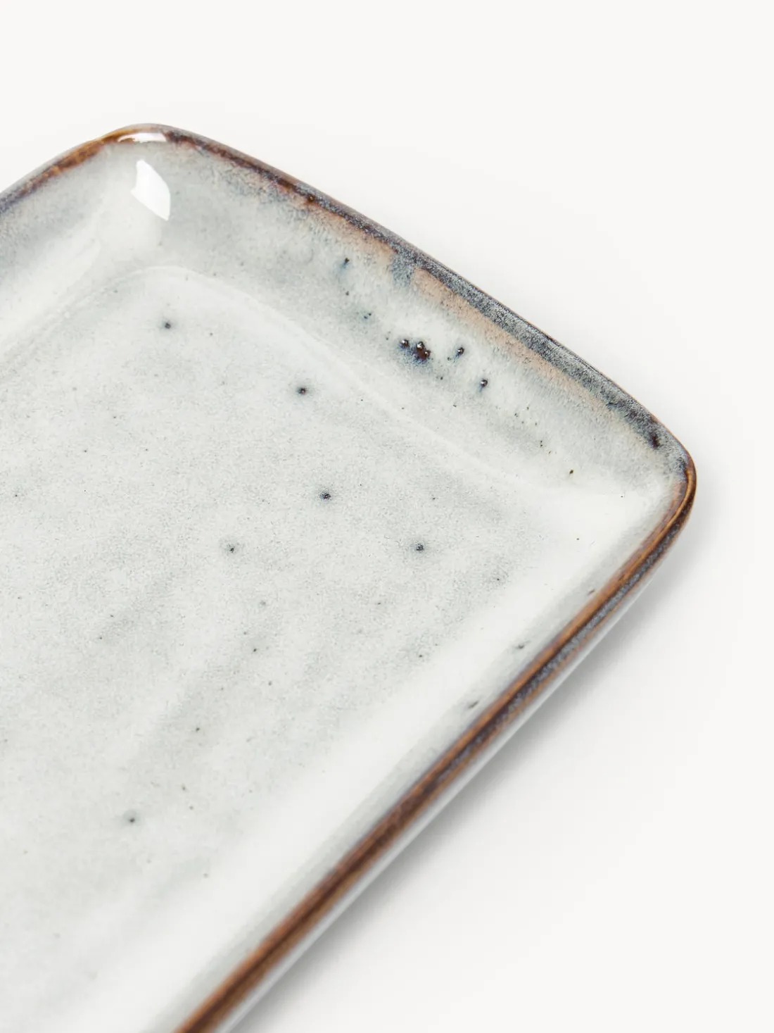 Fuente artesanal de gres Nordic Sand, 35 cm