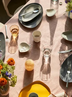 Fuente con forma orgánica artesanal Limfjord