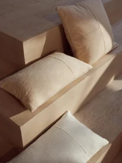 Funda de cojín artesanal con costura decorativa Terre