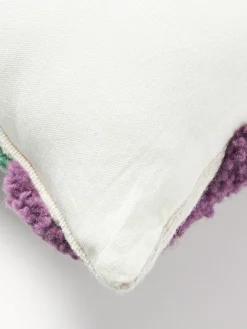 Funda de cojín artesanal con tejido capitoné Jiri