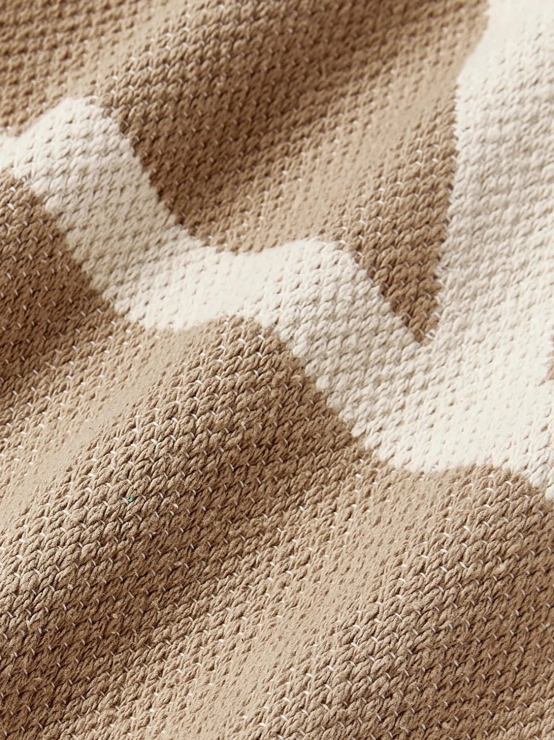 Funda de cojín artesanal con motivos geométricos Asta