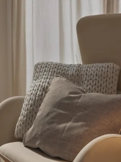 Funda de cojín artesanal de punto grueso Adyna