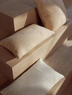 Funda de cojín artesanal de algodón con costuras decorativas Terre