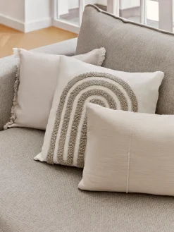 Funda de cojín artesanal de algodón con costuras decorativas Terre