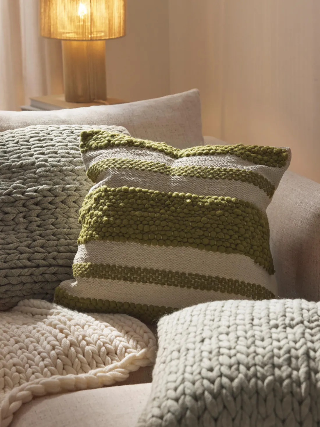 Funda de cojín artesanal de punto grueso Adyna