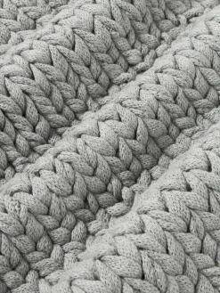 Funda de cojín artesanal de punto grueso Adyna