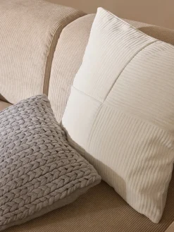 Funda de cojín artesanal de punto grueso Adyna