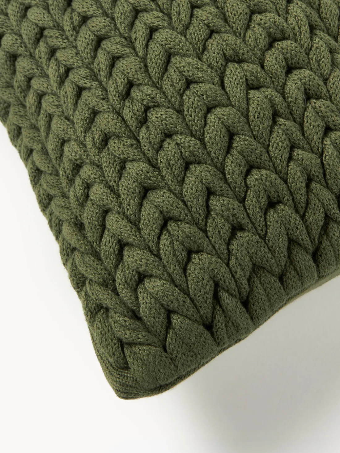 Funda de cojín artesanal de punto grueso Adyna