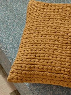 Funda de cojín artesanal de punto grueso Adyna