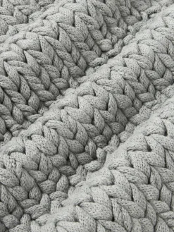 Funda de cojín artesanal de punto grueso Adyna