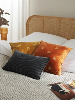 Funda de cojín bordada de terciopelo Giro