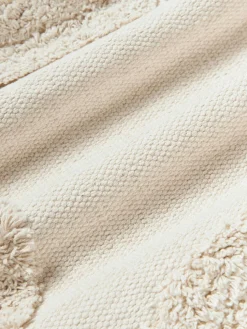 Funda de cojín con adornos empenachados Yara