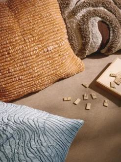 Funda de cojín de lana bordada Jaira