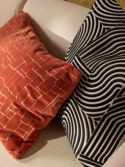 Funda de cojín de lino con estampado gráfico Lexi