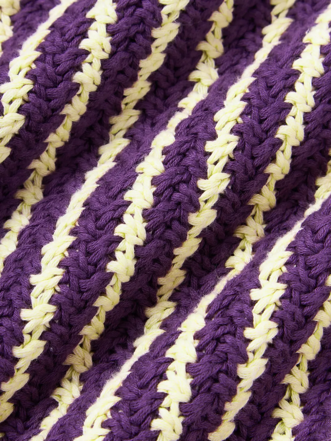 Funda de cojín de punto a rayas con volantes Blaise