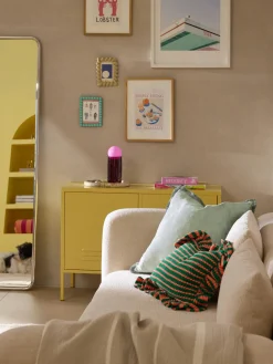 Funda de cojín de punto a rayas con volantes Blaise