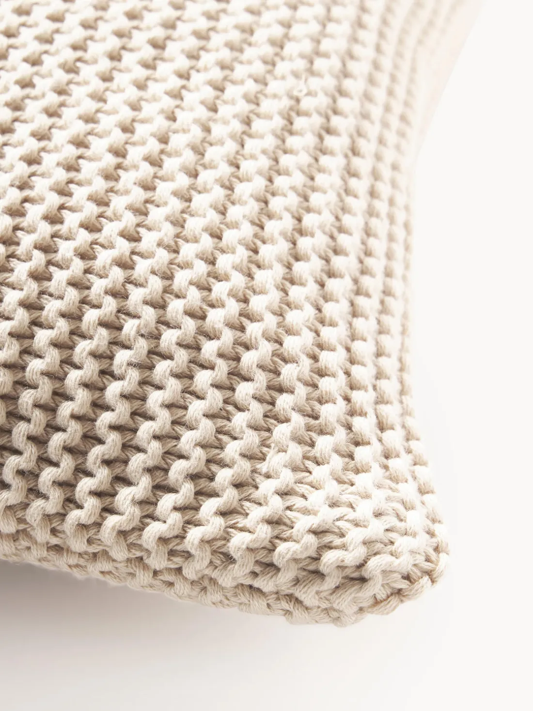 Funda de cojín de punto de algodón ecológico Adalyn