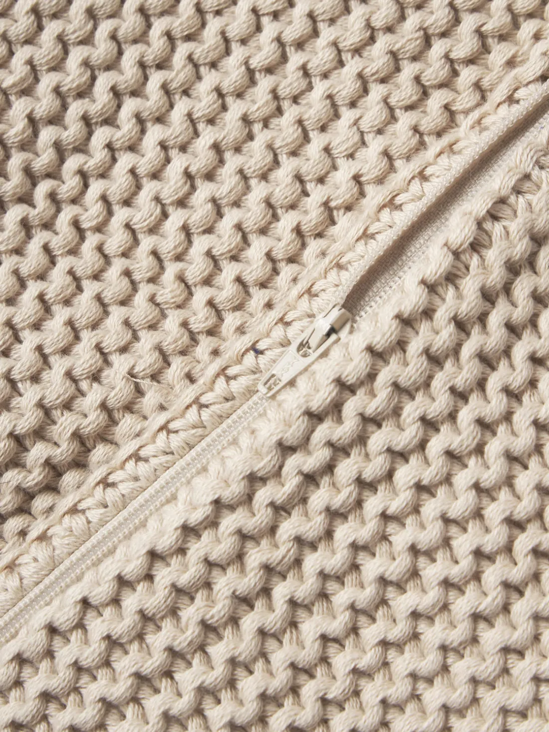 Funda de cojín de punto de algodón ecológico Adalyn